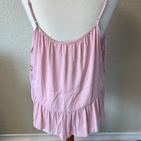 Cami/Tank Women’s XXL with sequins accents. Pinky blush color. NWT.‎ L5. - Picture 3 of 5